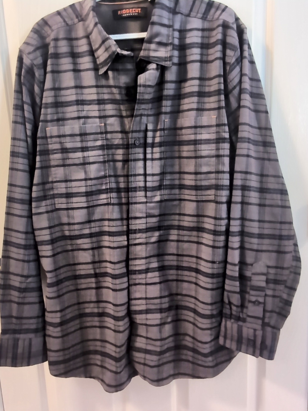 Ridgecut Men's Gray Plaid Button-Down Shirt
